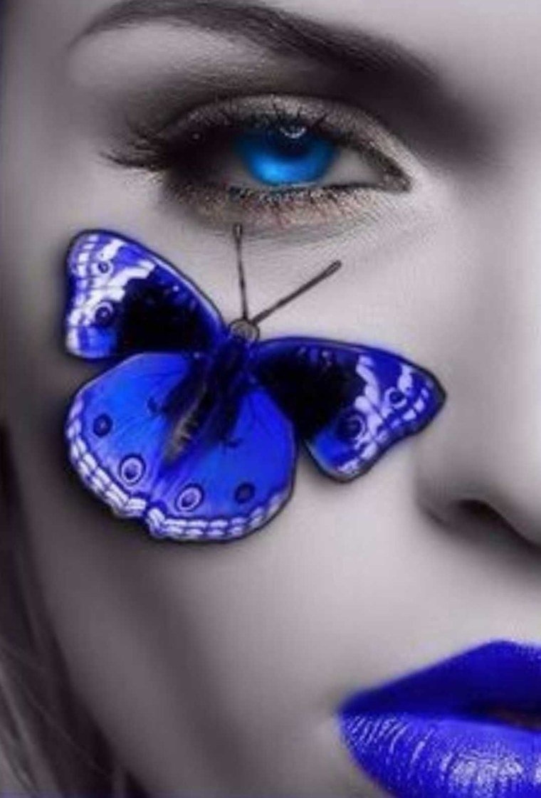 Женщина бабочка