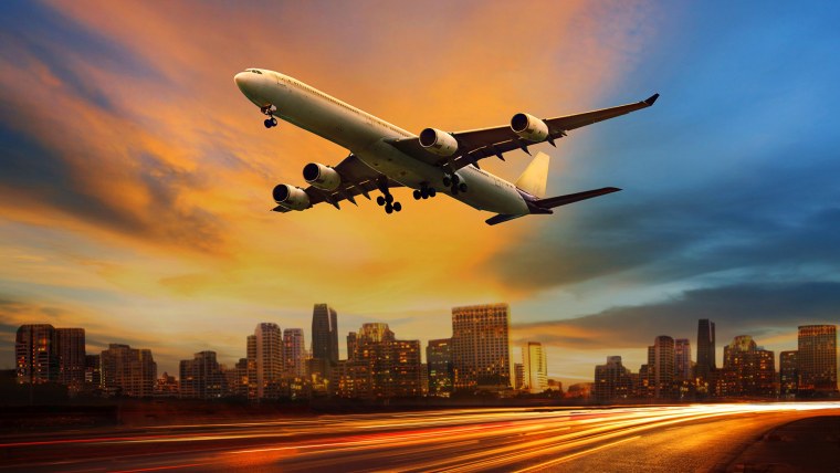 Самолет взлетает