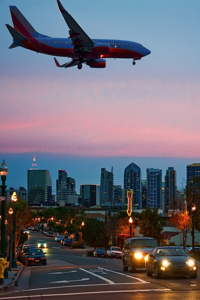 Самолет над Лос Анджелесом