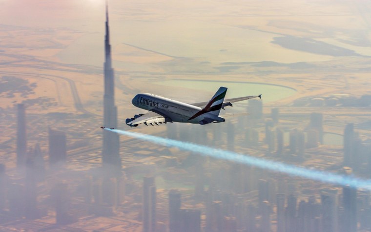 Самолеты Эмирейтс над Дубаем
