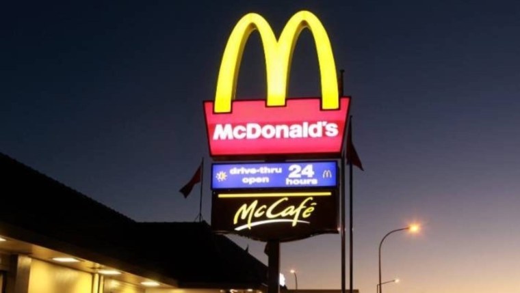 Изменение логотипа Макдональдса