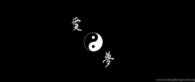 Японские иероглифы на черном фоне