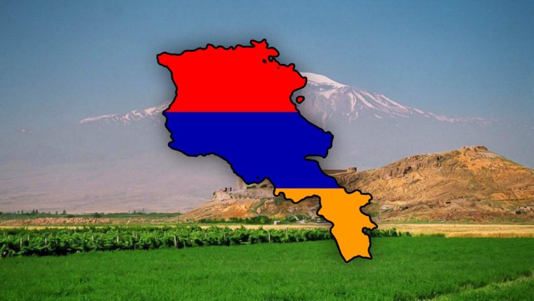 Армянин с флагом Армении