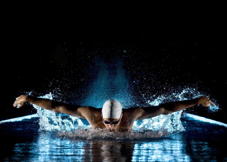 Плавание Баттерфляй пловец