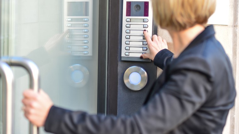 Умные домофоны для многоквартирных домов