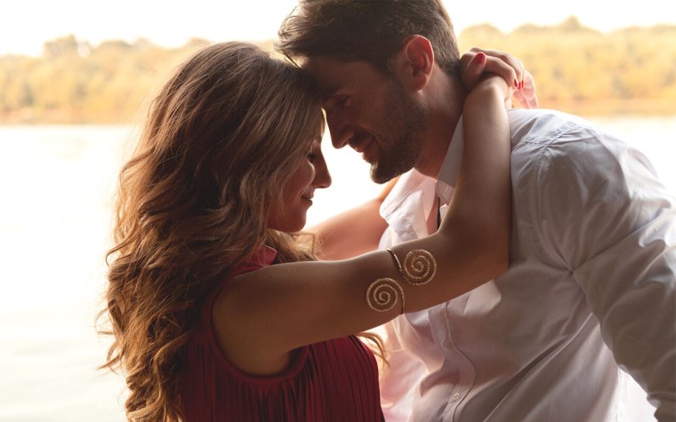 Объятия влюбленных