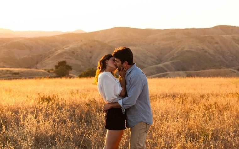 Любовные объятия