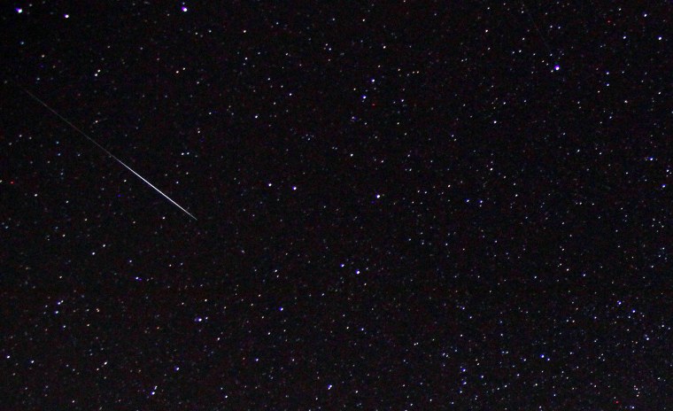 Черное небо со звездами