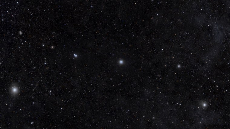 Черное небо со звездами