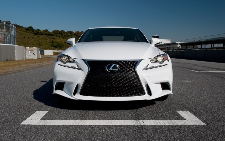 Белый Лексус is350