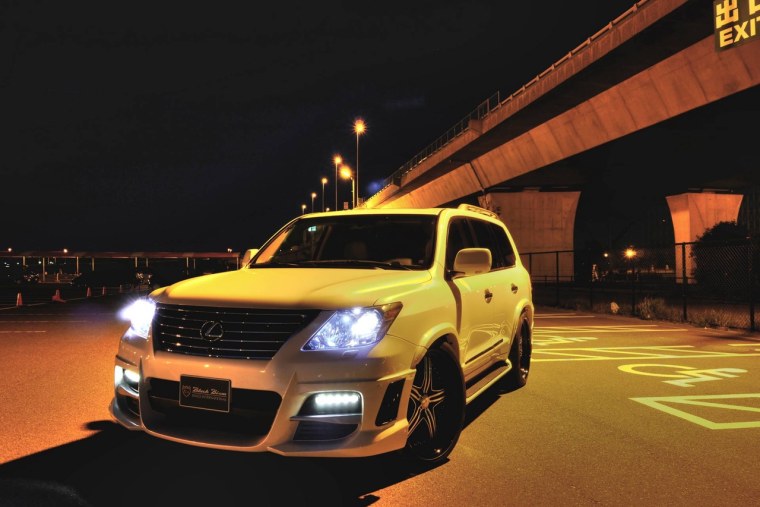 Lexus LX 570 Black Bison