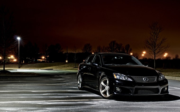 Is 250 Lexus черный вечером