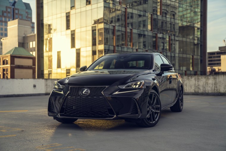 Lexus is 300 f Sport