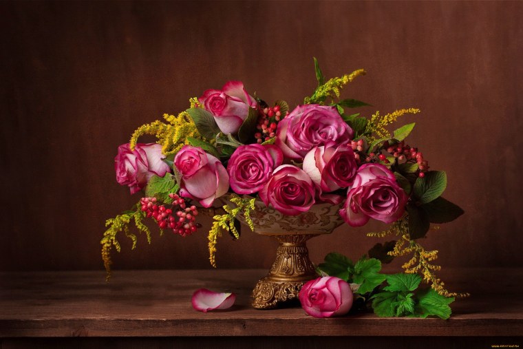 Роскошный букет в вазе