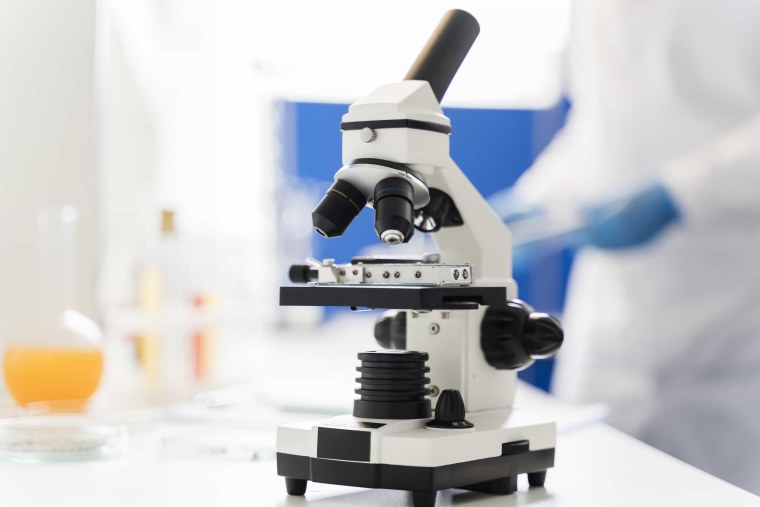 Микроскоп для лабораторных исследований