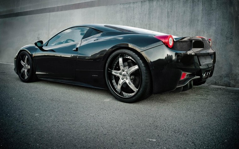 458 Italia вид сзади