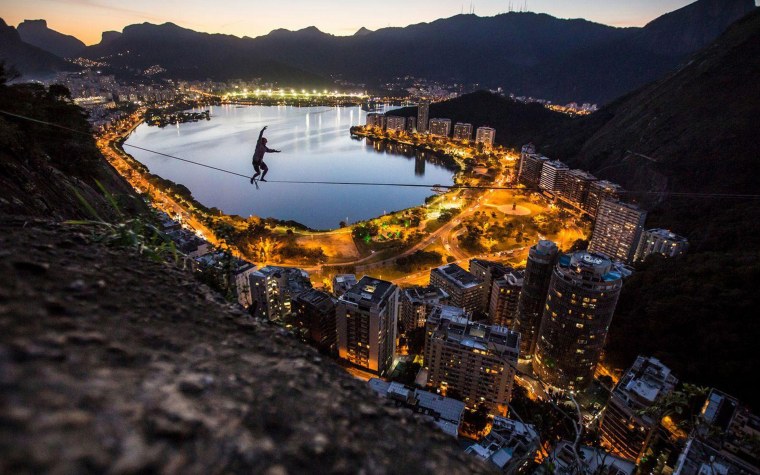 Слэклайн над Рио-де-Жанейро