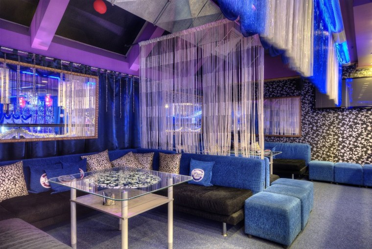 Интерьер караоке бара