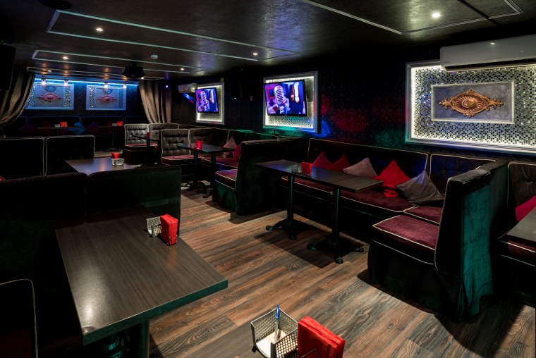 Интерьер караоке бара