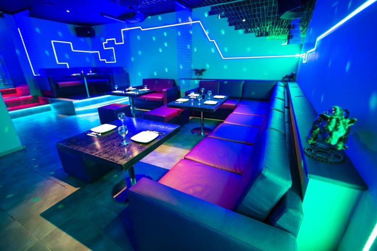 Кальянная в стиле космос