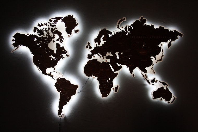 Карта мира черная