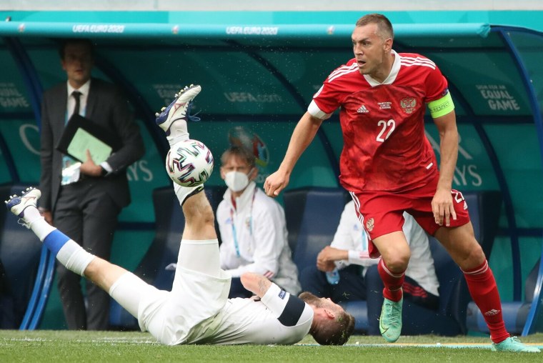 Футболист Дзамбротта кривые ноги