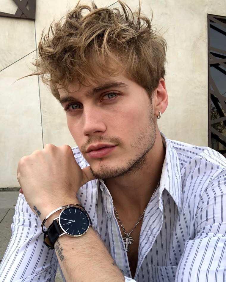 Денис Романов