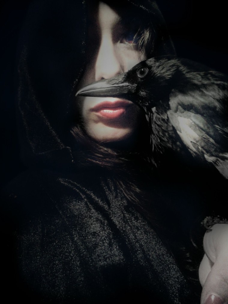 Ведьма на кладбище