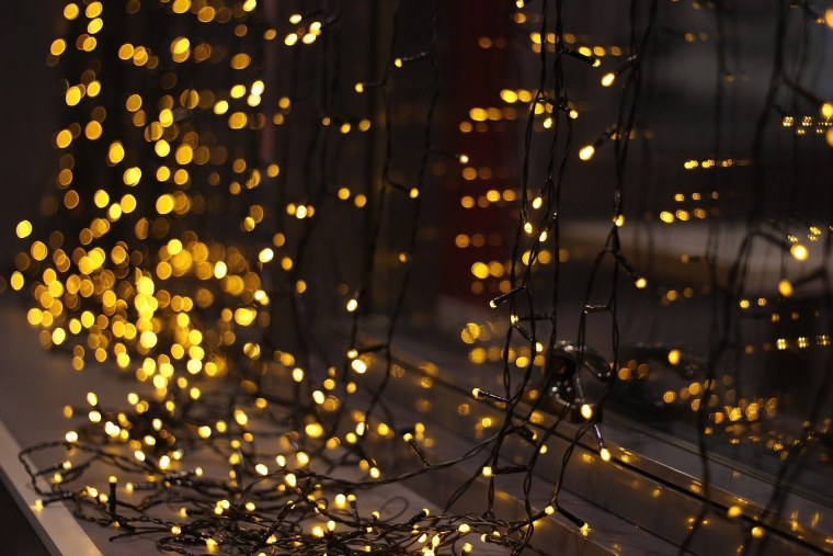 Дерево с фонариками