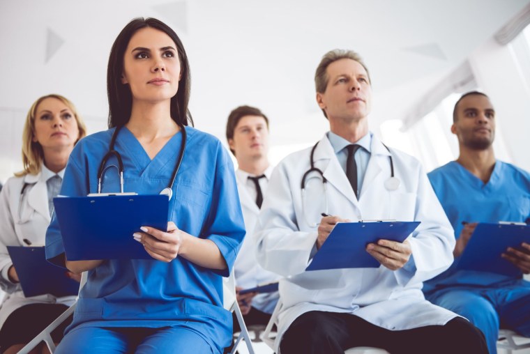 Врачи и медработники