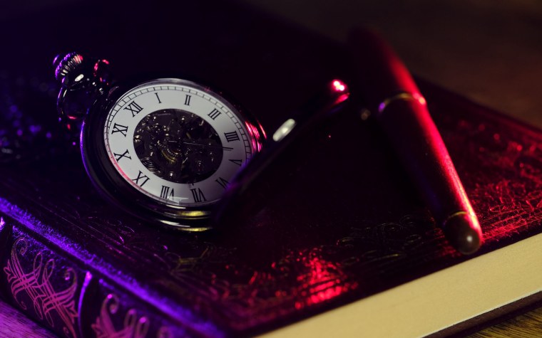 Фиолетовые часы Эстетика