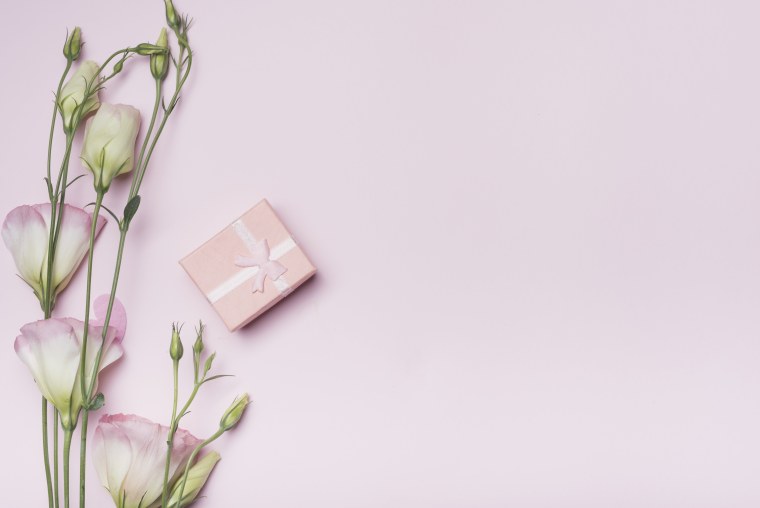 Розовые цветы Минимализм