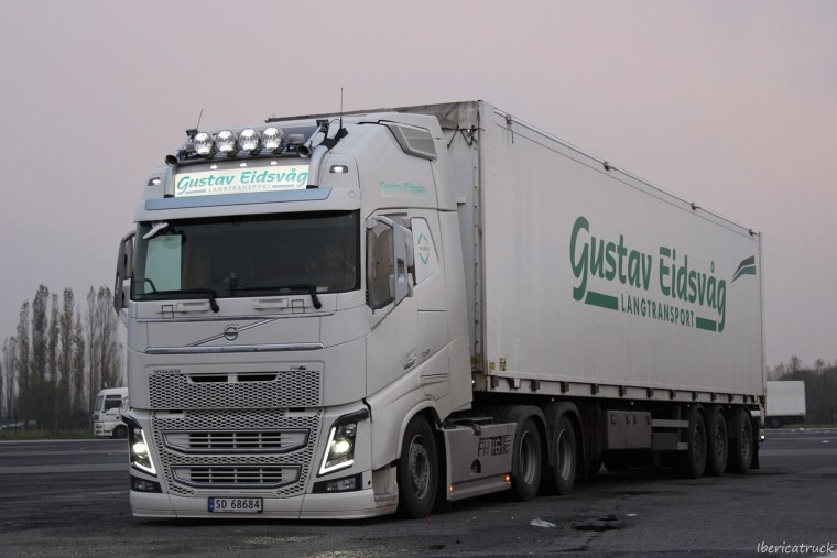 Volvo fh16 White