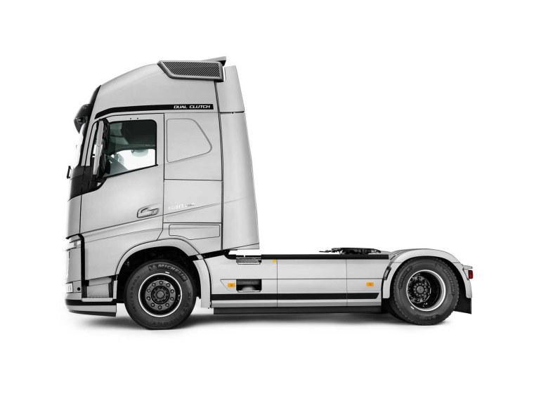 Volvo грузовик сбоку