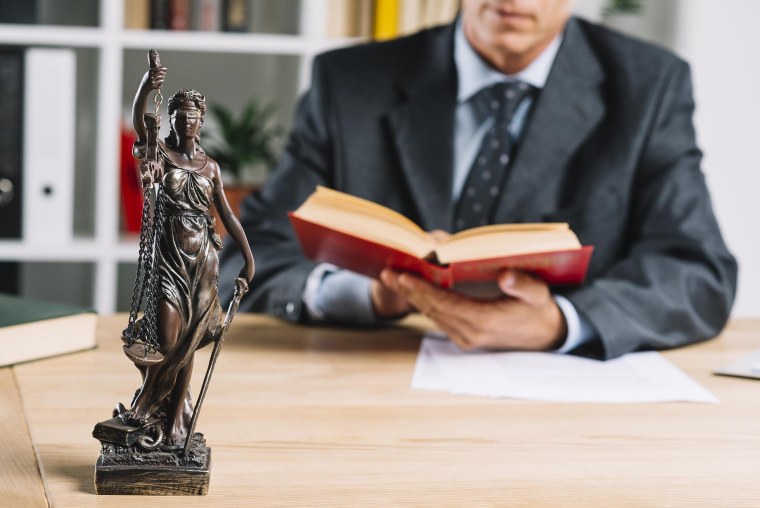 Весы Фемиды