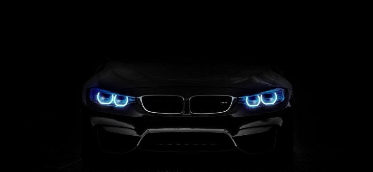 БМВ м5 ф90 с красными фарами