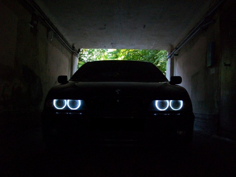 BMW e34 в темноте