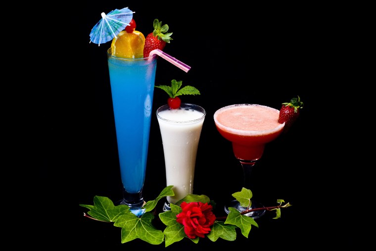 Коктейль голубая Лагуна пинакалада