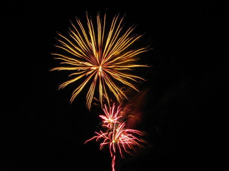 Фейерверк на черном фоне