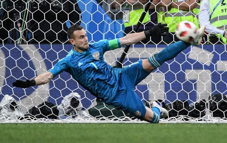 Игорь Акинфеев вратарь