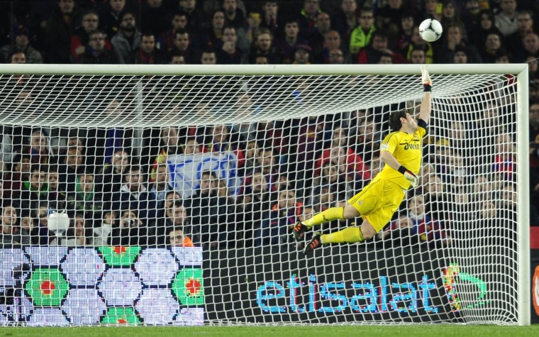 Икер Касильяс в воротах