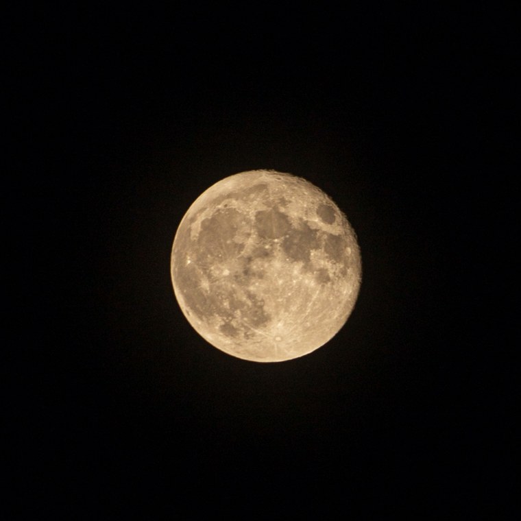 Заставка на айфон Луна