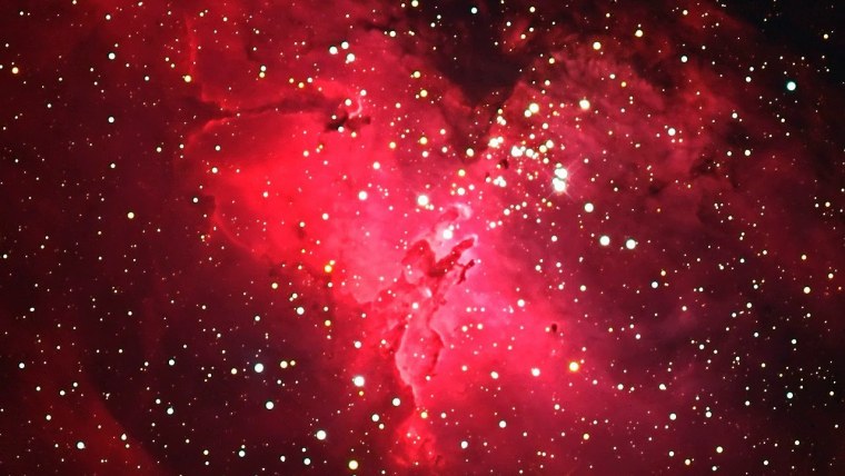 Кроваво красный