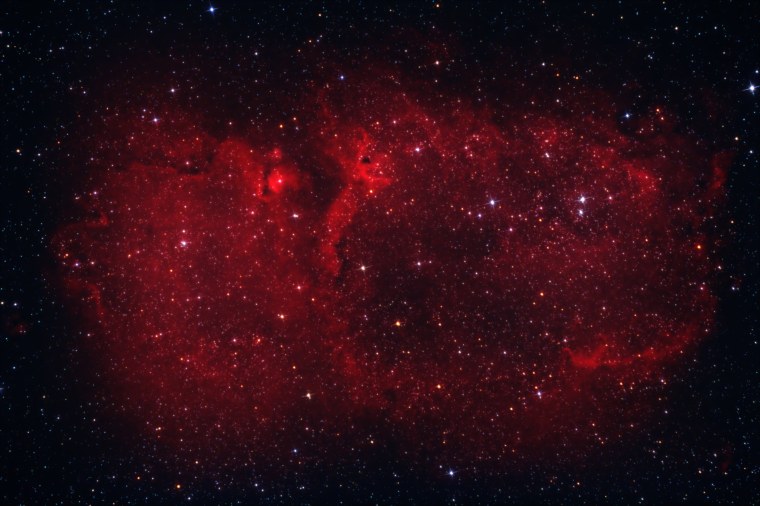 Красные звёзды в космосе