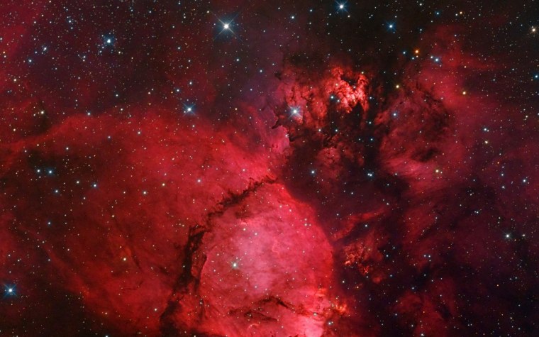 Космос в красных тонах