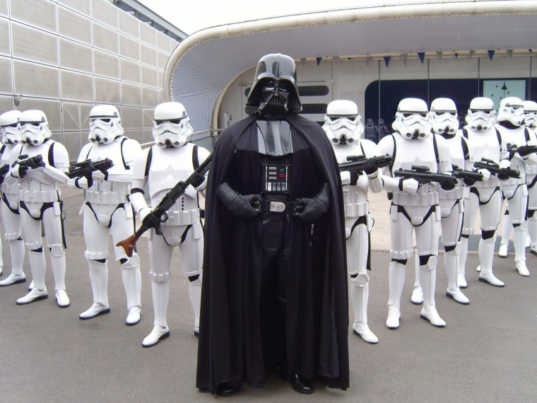 Дарт Вейдер и штурмовики