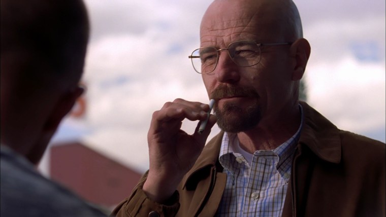 Уолтер Уайт с сигаретой