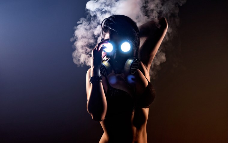 Девушка в наушниках