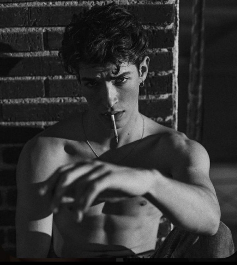 Ману Риос чб