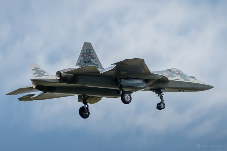 Су-57 бомбардировщик